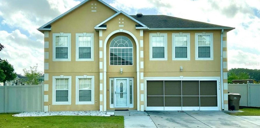 House in Leesburg, Florida 4 bedrooms, 280.75 sq.m. № 1639804