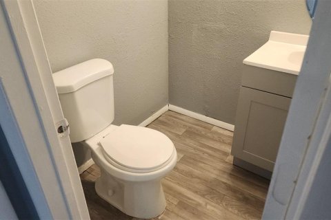 Townhouse in Orlando, Florida 2 bedrooms, 112.5 sq.m. № 2239227 - photo 8
