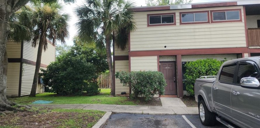 Townhouse in Orlando, Florida 2 bedrooms, 112.5 sq.m. № 2239227
