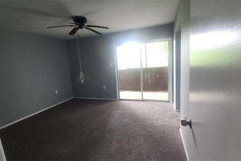 Townhouse in Orlando, Florida 2 bedrooms, 112.5 sq.m. № 2239227 - photo 27