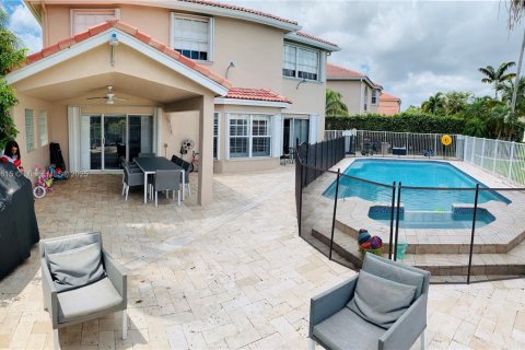 House in Weston, Florida 4 bedrooms, 238.02 sq.m. № 1933551 - photo 30