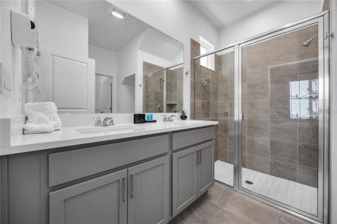 Adosado en venta en Kissimmee, Florida, 6 dormitorios, 215.63 m2 № 2103826 - foto 11