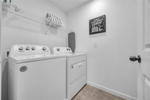 Adosado en venta en Kissimmee, Florida, 6 dormitorios, 215.63 m2 № 2103826 - foto 28