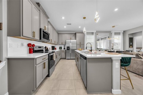 Adosado en venta en Kissimmee, Florida, 6 dormitorios, 215.63 m2 № 2103826 - foto 14