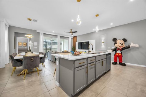 Adosado en venta en Kissimmee, Florida, 6 dormitorios, 215.63 m2 № 2103826 - foto 13