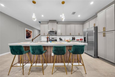 Adosado en venta en Kissimmee, Florida, 6 dormitorios, 215.63 m2 № 2103826 - foto 24