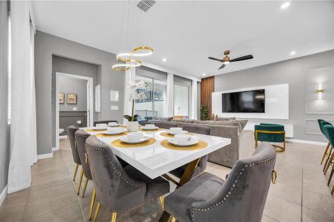 Adosado en venta en Kissimmee, Florida, 6 dormitorios, 215.63 m2 № 2103826 - foto 17