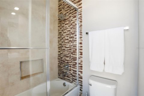 Adosado en venta en Kissimmee, Florida, 4 dormitorios, 167.6 m2 № 2143911 - foto 24