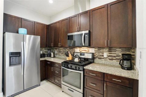 Adosado en venta en Kissimmee, Florida, 4 dormitorios, 167.6 m2 № 2143911 - foto 6