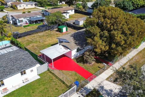 Снять в аренду виллу или дом в Майами, Флорида 3 спальни, 111.48м2, № 2027820 - фото 16