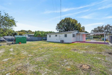 Снять в аренду виллу или дом в Майами, Флорида 3 спальни, 111.48м2, № 2027820 - фото 18