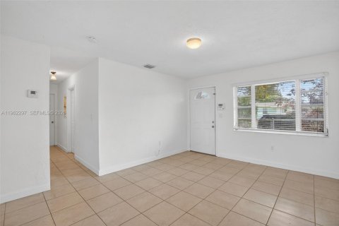 Снять в аренду виллу или дом в Майами, Флорида 3 спальни, 111.48м2, № 2027820 - фото 28