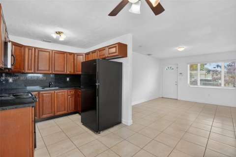 Снять в аренду виллу или дом в Майами, Флорида 3 спальни, 111.48м2, № 2027820 - фото 29