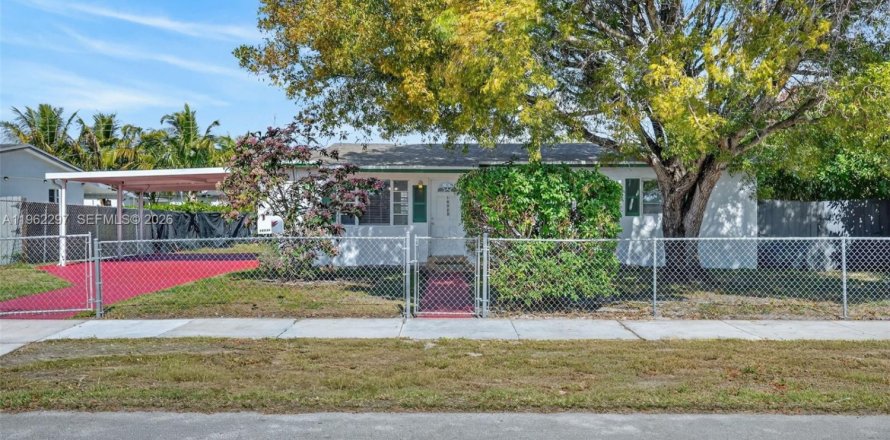 Дом в Майами, Флорида 3 спальни, 111.48м2 № 2027820