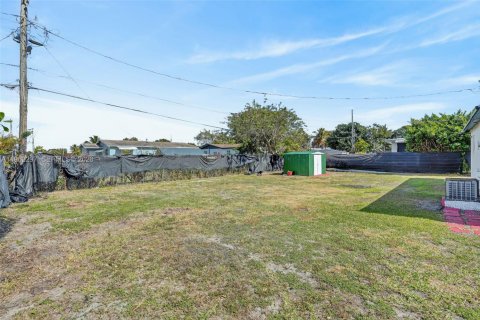 Снять в аренду виллу или дом в Майами, Флорида 3 спальни, 111.48м2, № 2027820 - фото 17