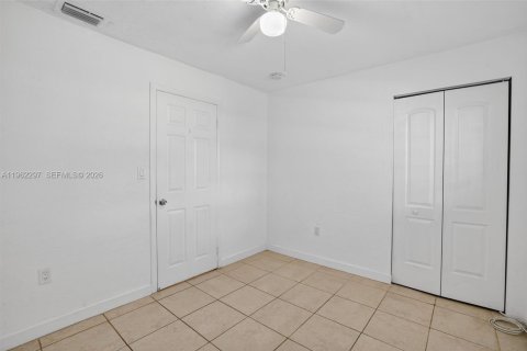 Снять в аренду виллу или дом в Майами, Флорида 3 спальни, 111.48м2, № 2027820 - фото 6