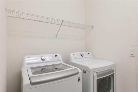 Villa ou maison à vendre à Sanford, Floride: 4 chambres, 220.64 m2 № 2433167 - photo 30