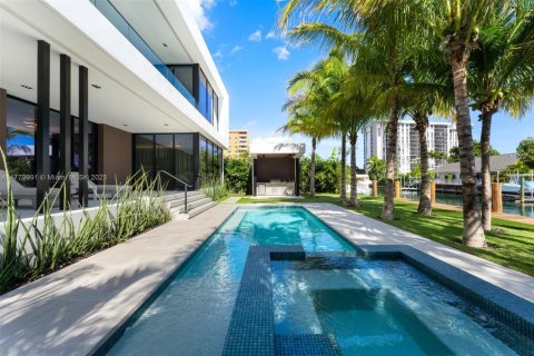 Villa ou maison à vendre à North Miami, Floride: 6 chambres № 1698330 - photo 25