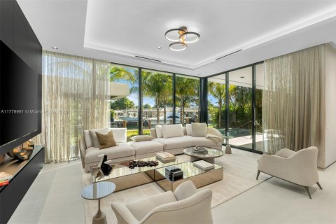 Villa ou maison à vendre à North Miami, Floride: 6 chambres № 1698330 - photo 9