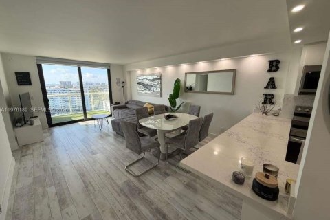 Condo à North Miami, Floride, 2 chambres  № 2041480