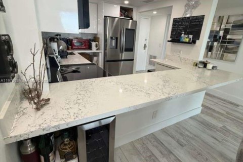 Copropriété à louer à North Miami, Floride: 2 chambres, 99.41 m2 № 2041480 - photo 7