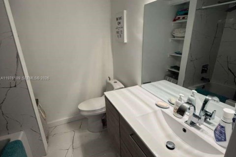 Copropriété à louer à North Miami, Floride: 2 chambres, 99.41 m2 № 2041480 - photo 19