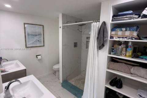 Copropriété à louer à North Miami, Floride: 2 chambres, 99.41 m2 № 2041480 - photo 14