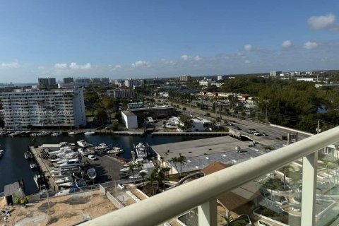 Copropriété à louer à North Miami, Floride: 2 chambres, 99.41 m2 № 2041480 - photo 11