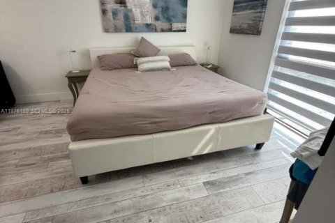 Copropriété à louer à North Miami, Floride: 2 chambres, 99.41 m2 № 2041480 - photo 12