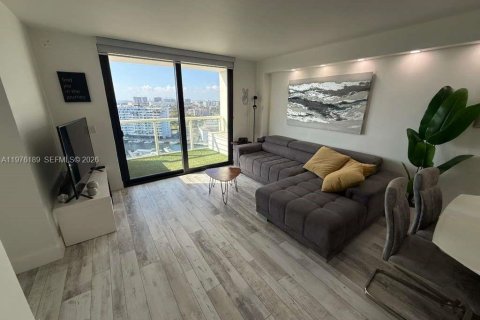 Copropriété à louer à North Miami, Floride: 2 chambres, 99.41 m2 № 2041480 - photo 8