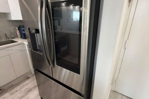 Copropriété à louer à North Miami, Floride: 2 chambres, 99.41 m2 № 2041480 - photo 6