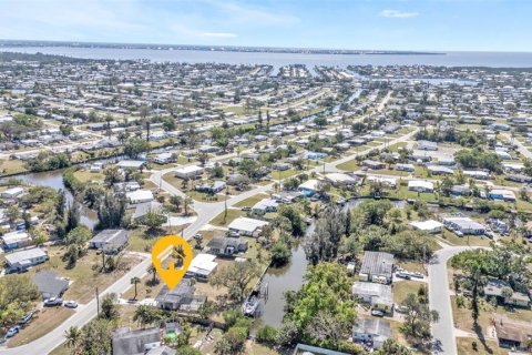 House in Port Charlotte, Florida 2 bedrooms, 72.84 sq.m. № 1542115 - photo 25
