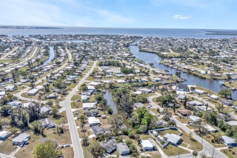 House in Port Charlotte, Florida 2 bedrooms, 72.84 sq.m. № 1542115 - photo 29