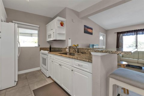 House in Port Charlotte, Florida 2 bedrooms, 72.84 sq.m. № 1542115 - photo 6