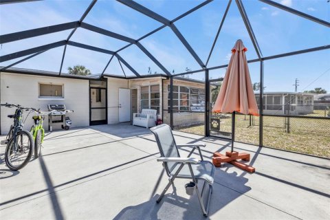 House in Port Charlotte, Florida 2 bedrooms, 72.84 sq.m. № 1542115 - photo 17