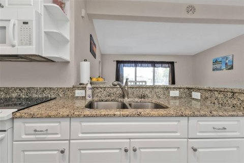House in Port Charlotte, Florida 2 bedrooms, 72.84 sq.m. № 1542115 - photo 4
