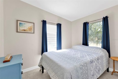 House in Port Charlotte, Florida 2 bedrooms, 72.84 sq.m. № 1542115 - photo 13