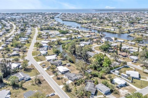 House in Port Charlotte, Florida 2 bedrooms, 72.84 sq.m. № 1542115 - photo 27