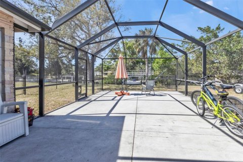 House in Port Charlotte, Florida 2 bedrooms, 72.84 sq.m. № 1542115 - photo 16