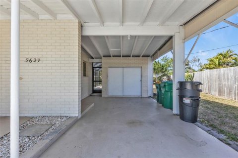 House in Port Charlotte, Florida 2 bedrooms, 72.84 sq.m. № 1542115 - photo 21