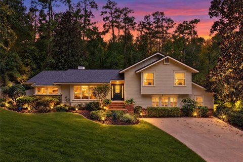 Villa ou maison à Gainesville, Floride 4 chambres, 294.87 m2 № 2410390