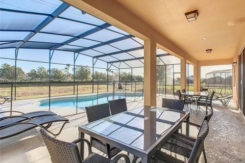 House in Davenport, Florida 8 bedrooms, 295.06 sq.m. № 1489040 - photo 26