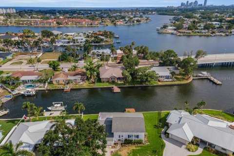 Casa en venta en Saint Petersburg, Florida, 3 dormitorios, 190.26 m2 № 2198301 - foto 7
