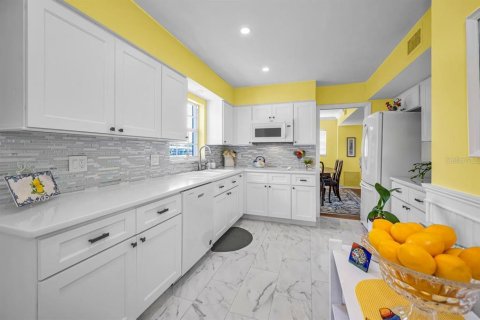 Casa en venta en Saint Petersburg, Florida, 3 dormitorios, 190.26 m2 № 2198301 - foto 16