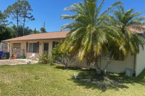 House in Edgewater, Florida 2 bedrooms, 107.86 sq.m. № 2297064