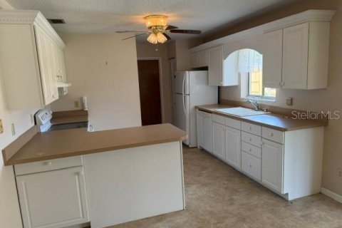 Villa ou maison à vendre à Edgewater, Floride: 2 chambres, 107.86 m2 № 2297064 - photo 4