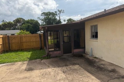 Villa ou maison à vendre à Edgewater, Floride: 2 chambres, 107.86 m2 № 2297064 - photo 8