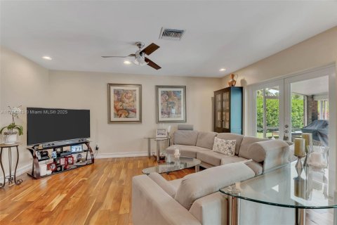 Casa en venta en Palmetto Bay, Florida, 4 dormitorios, 213.68 m2 № 1706574 - foto 14