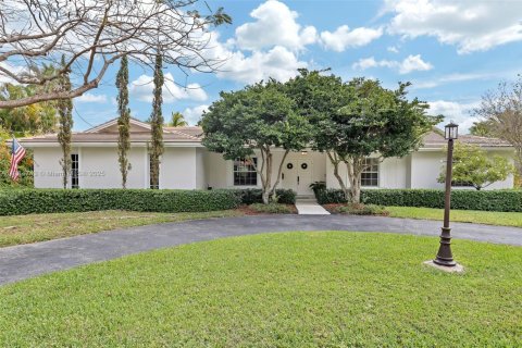 Casa en venta en Palmetto Bay, Florida, 4 dormitorios, 213.68 m2 № 1706574 - foto 1