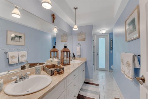 Casa en venta en Palmetto Bay, Florida, 4 dormitorios, 213.68 m2 № 1706574 - foto 23